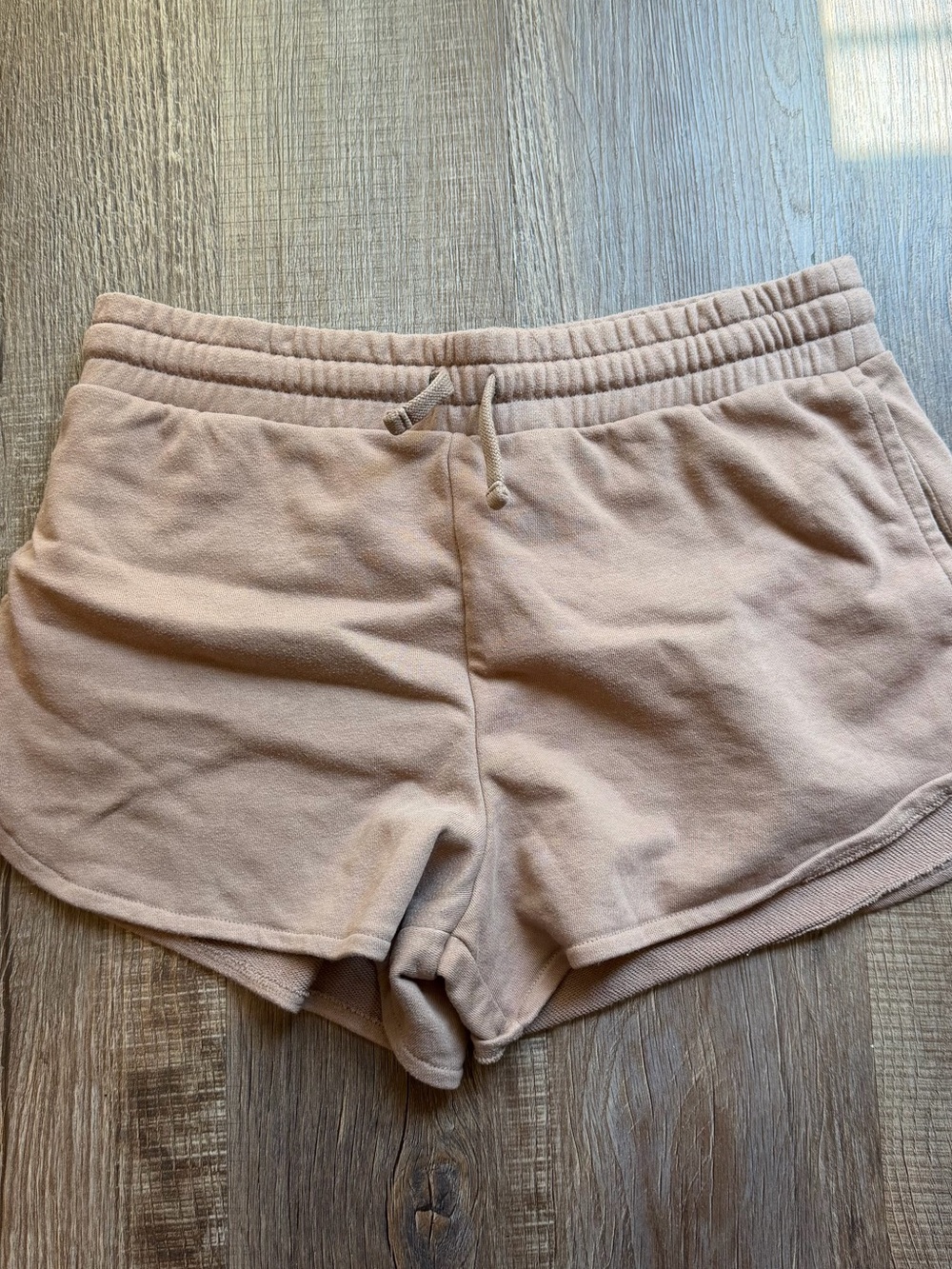 GAP Women's Drawstring Athletic Shorts - Light Taupe